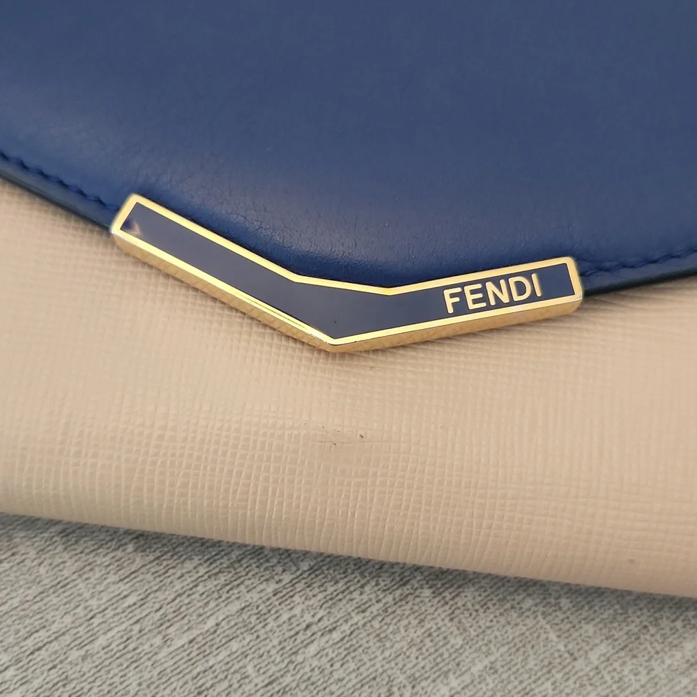 Fendi Contintental Leather Wallet W/Box And Cards - Picture 3 of 16